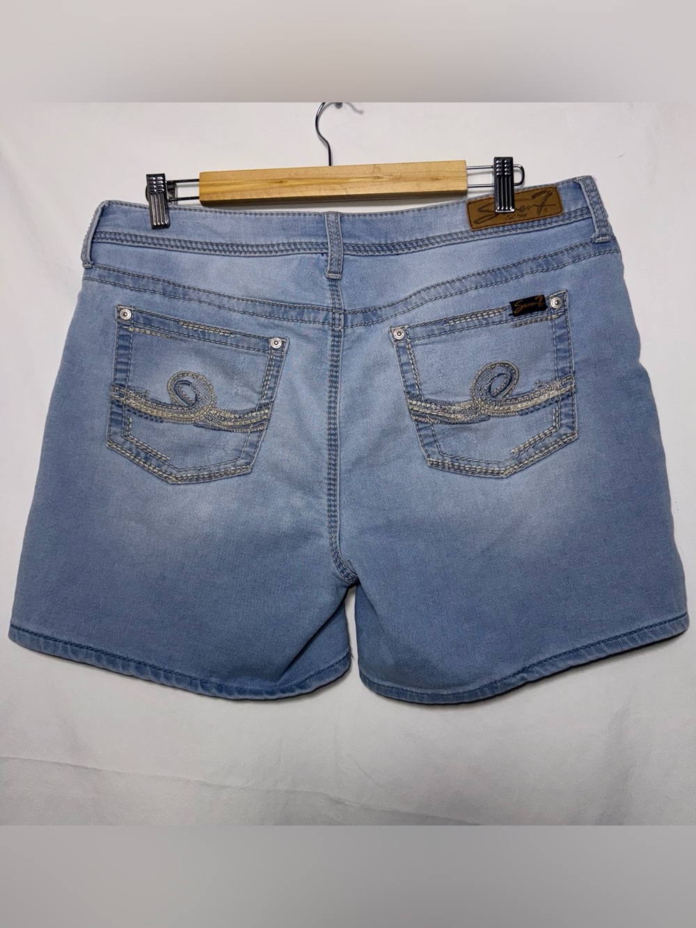 Seven7 Women's Size 14 Blue Denim Shorts with Embroidered Pockets